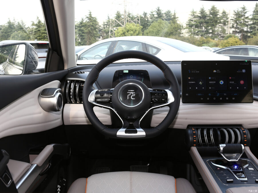 BYD YuanPlus 510KM Flagship, руль