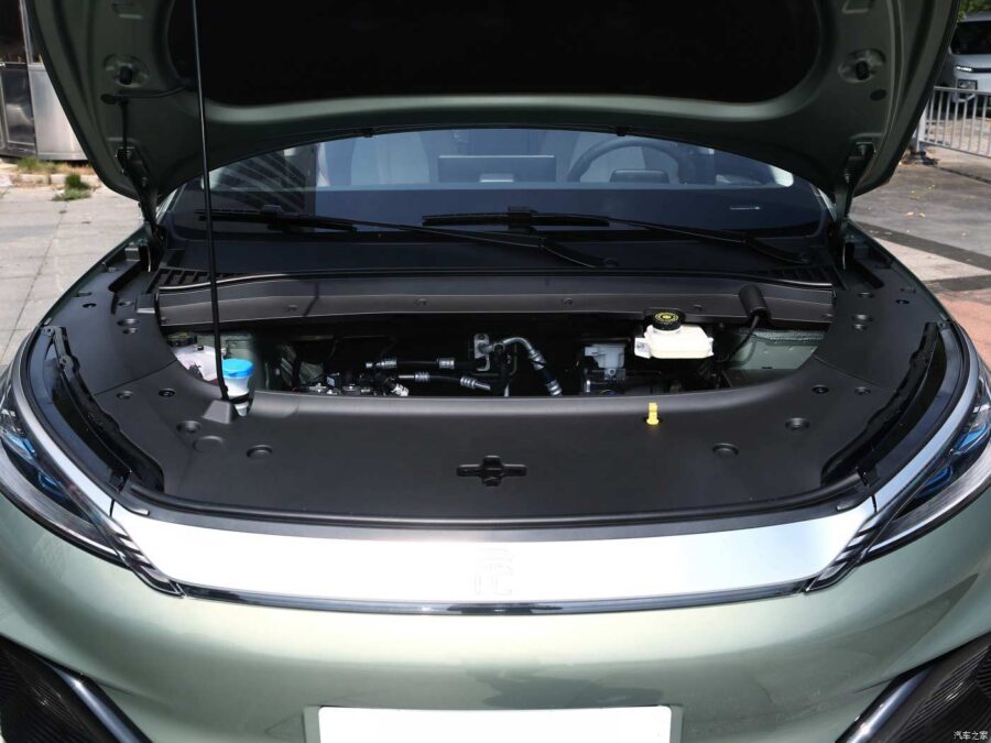 Электромобиль BYD Yuan Plus 510 KM Flagship, подкапотное пространство