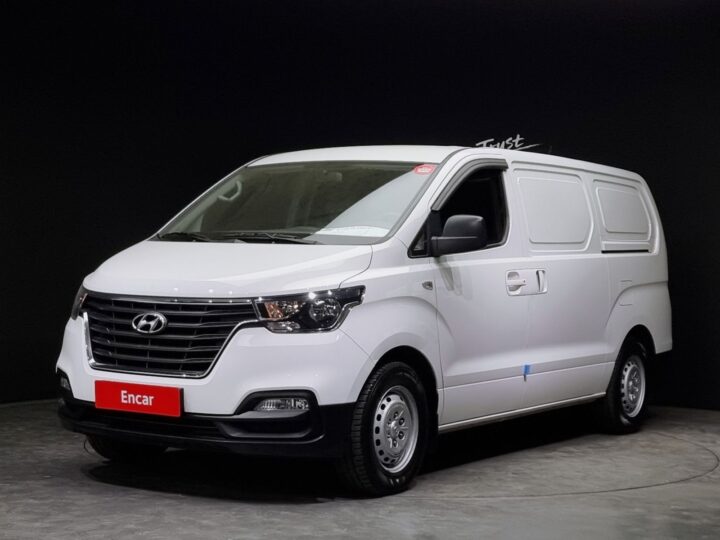 Hyundai Starex Van 3-Seater, 2021 ENCAR39627584
