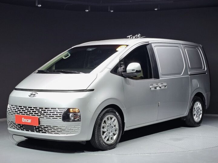 Starria Cargo 3 -Seater Modern ENCAR39811533