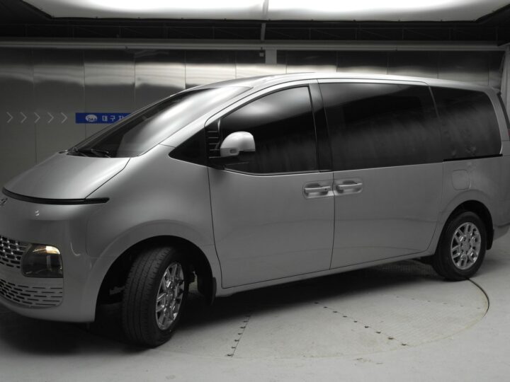 Starria Cargo 3 -Seater Modern ENCAR39907397