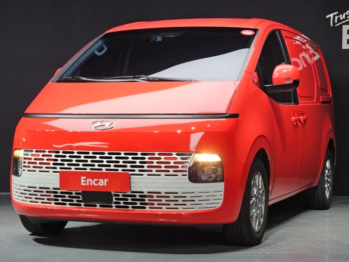 Starria Cargo 3 -Seater Modern ENCAR40147861