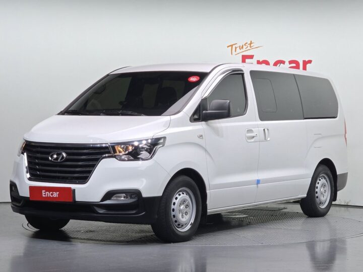 Hyundai Starex Van 5-Seater, 2021 KMFWBX7KBMU186089