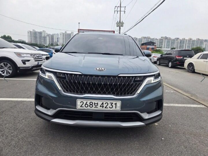 Carnival 4Th Generation 9 -Seater Prestige KNANB81BBMS052888